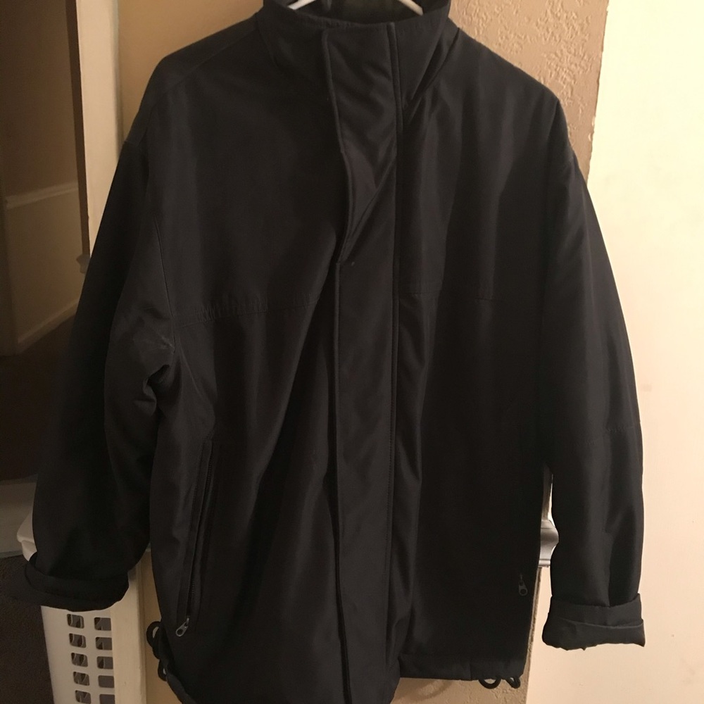 Thick zip up jacket with zip up pockets